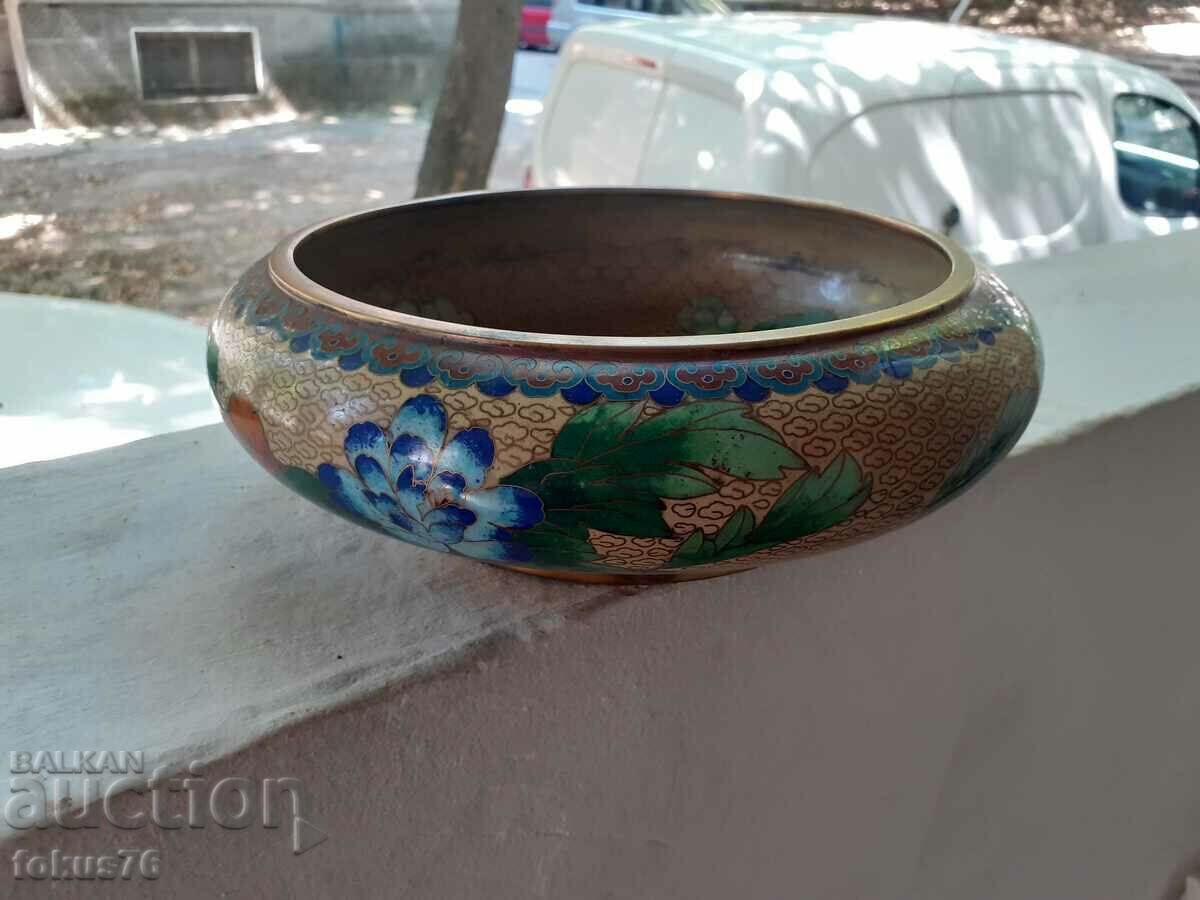 Cloisonné - A great old bronze enamel bowl with price 390.00 BGN | € 199.40 Cloisonné - A great old bronze enamel bowl with price 390.00 BGN | € 199.40