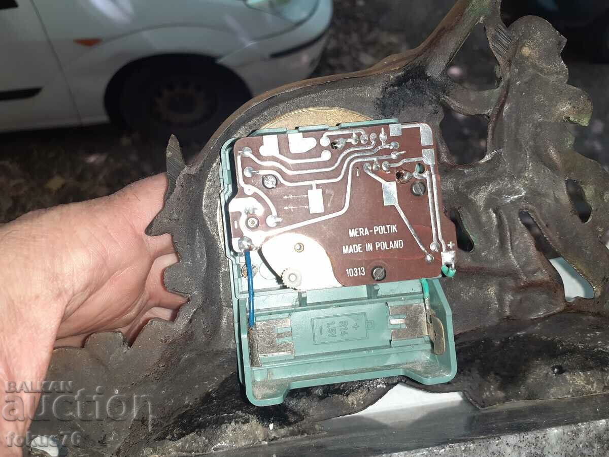 Delivery of Old beautiful baroque mantel clock bronze marble Delivery of Old beautiful baroque mantel clock bronze marble