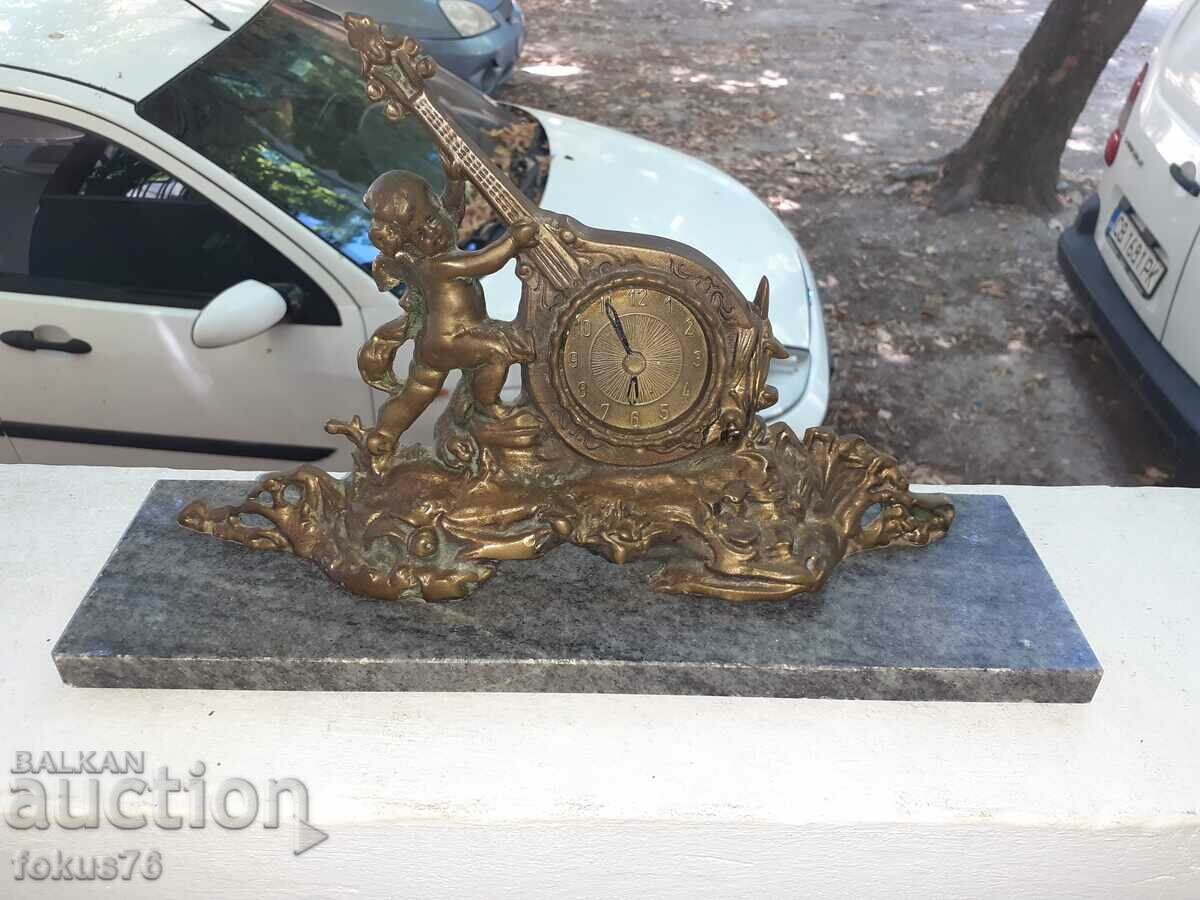 Стар красив каминен бароков часовник бронз мрамор