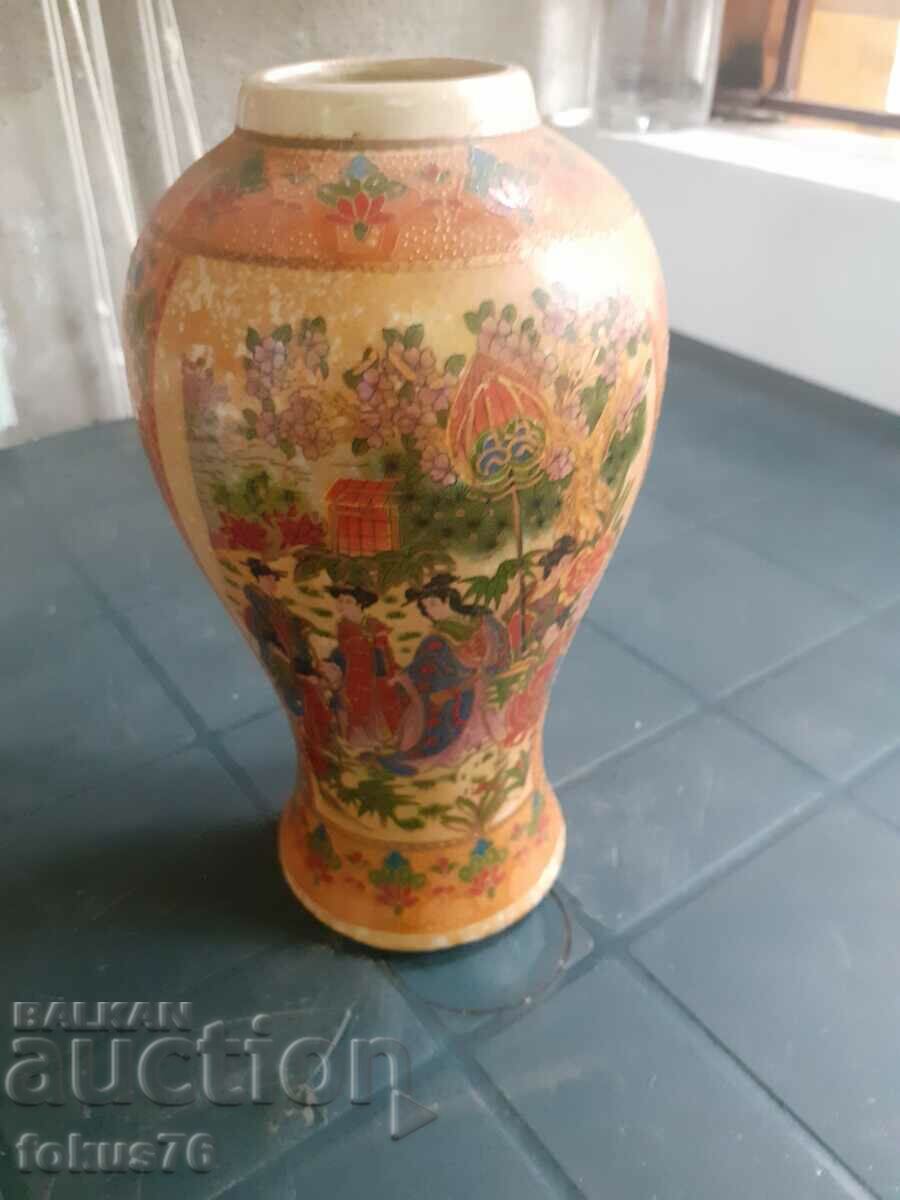 Licitație Vază veche din porțelan satsuma Licitație Vază veche din porțelan satsuma
