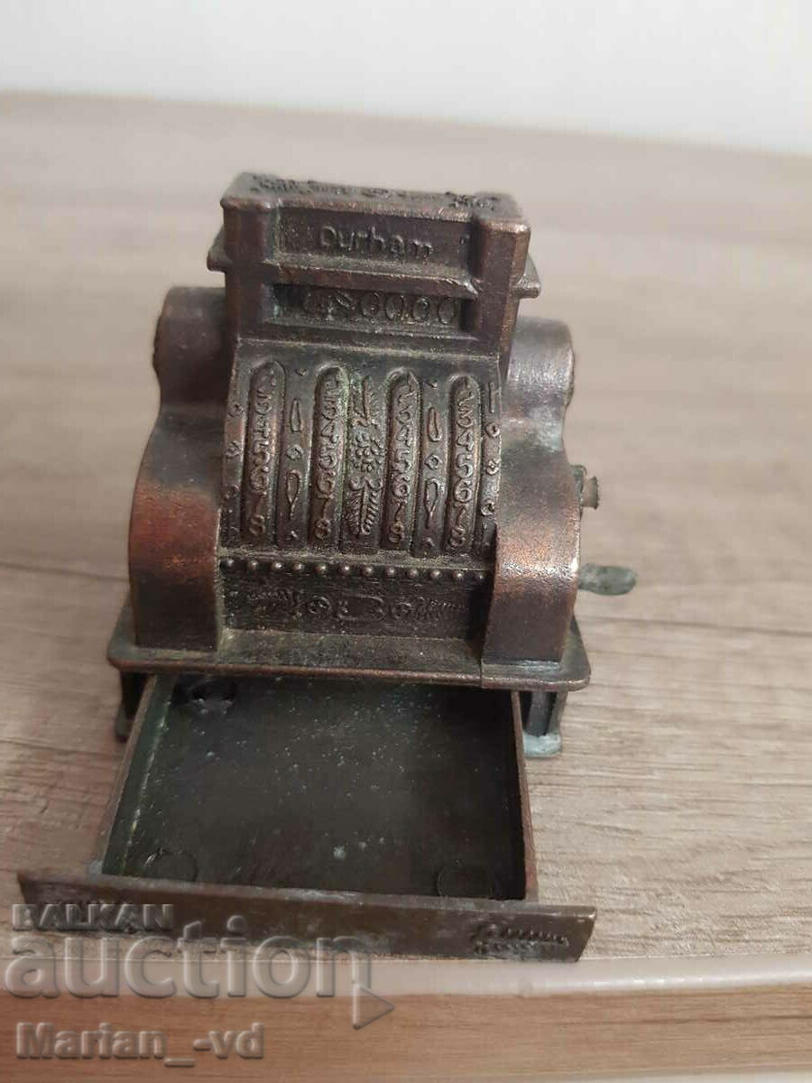 Παλιά αναμνηστικά μεταλλική ταμειακή μηχανή με τιμή 20.00 BGN | € 10.23