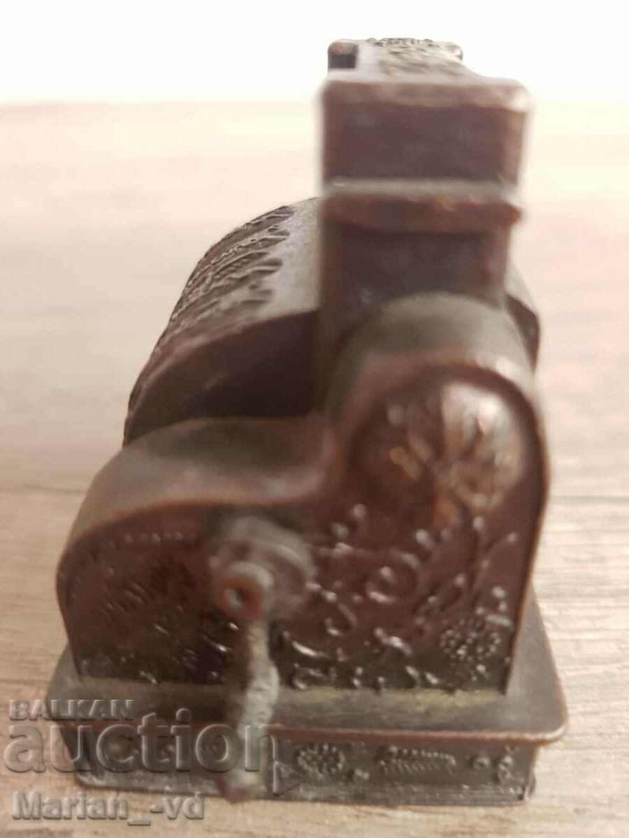 Δημοπρασία Παλιά αναμνηστικά μεταλλική ταμειακή μηχανή