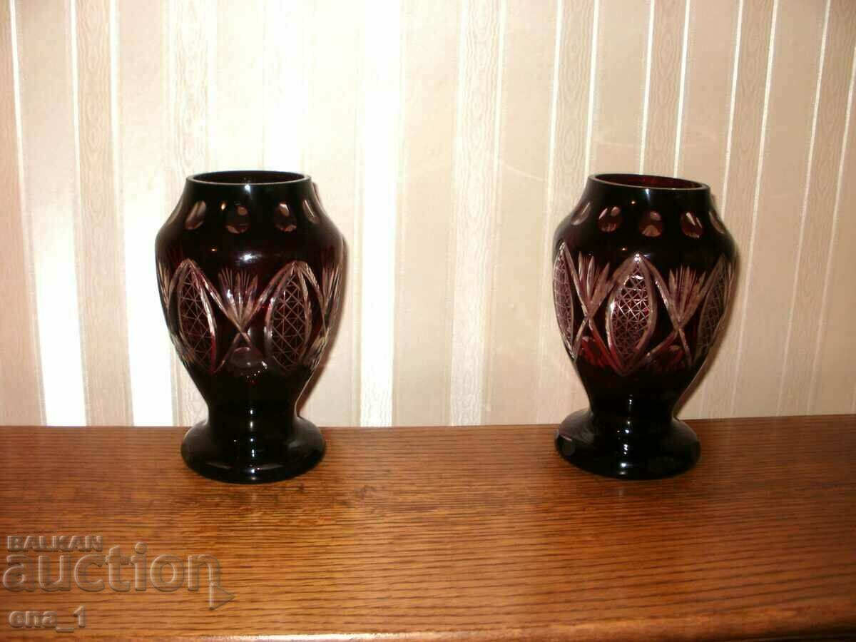 Delivery of 2 beautiful lead crystal vases, 18 cm high. Delivery of 2 beautiful lead crystal vases, 18 cm high.
