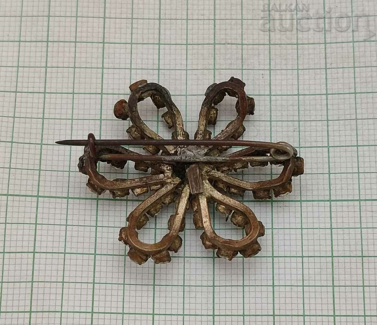 BROOCH JEWELRY with price 10.00 BGN | € 5.11 BROOCH JEWELRY with price 10.00 BGN | € 5.11