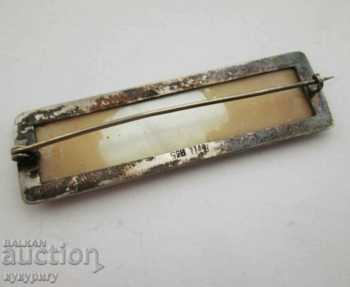 Ασημένια γυναικεία καρφίτσα κόσμημα από ασήμι και φίλντισι με τιμή 60.00 BGN | € 30.68 Ασημένια γυναικεία καρφίτσα κόσμημα από ασήμι και φίλντισι με τιμή 60.00 BGN | € 30.68