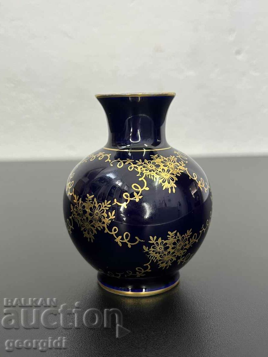 Bavarian porcelain vase with cobalt and gilt. #5624