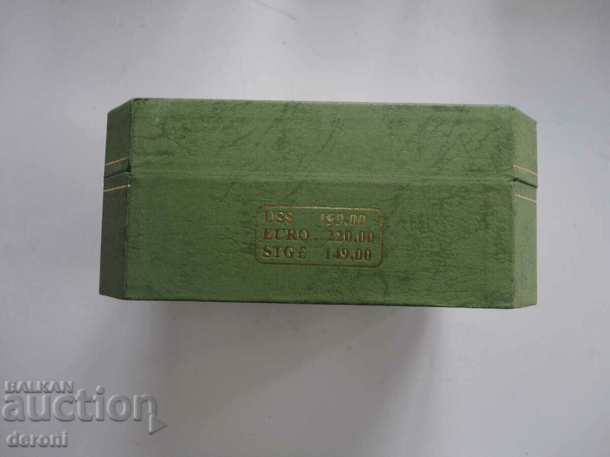 Auction Original Akashi watch box Auction Original Akashi watch box