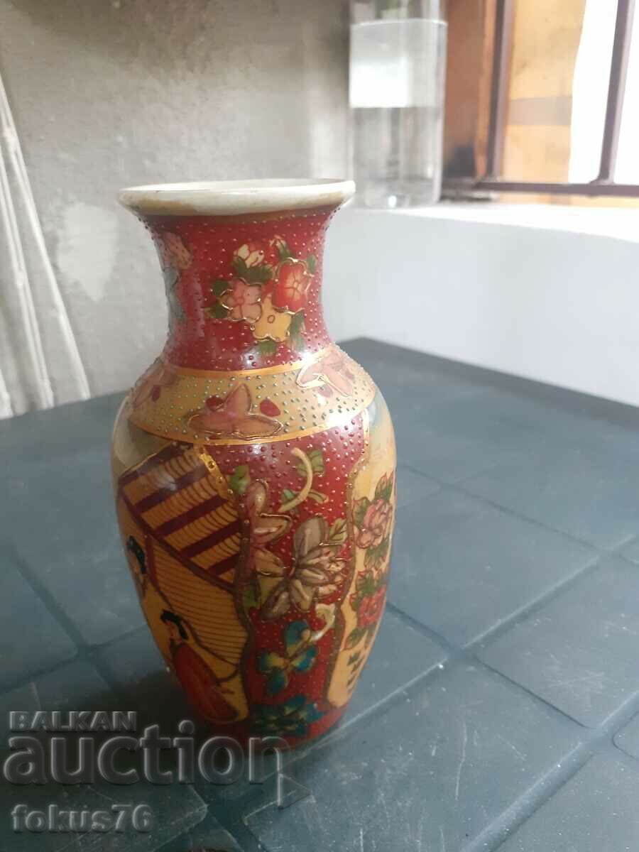 Beautiful Satsuma Satsuma porcelain vase with price 45.00 BGN | € 23.01 Beautiful Satsuma Satsuma porcelain vase with price 45.00 BGN | € 23.01