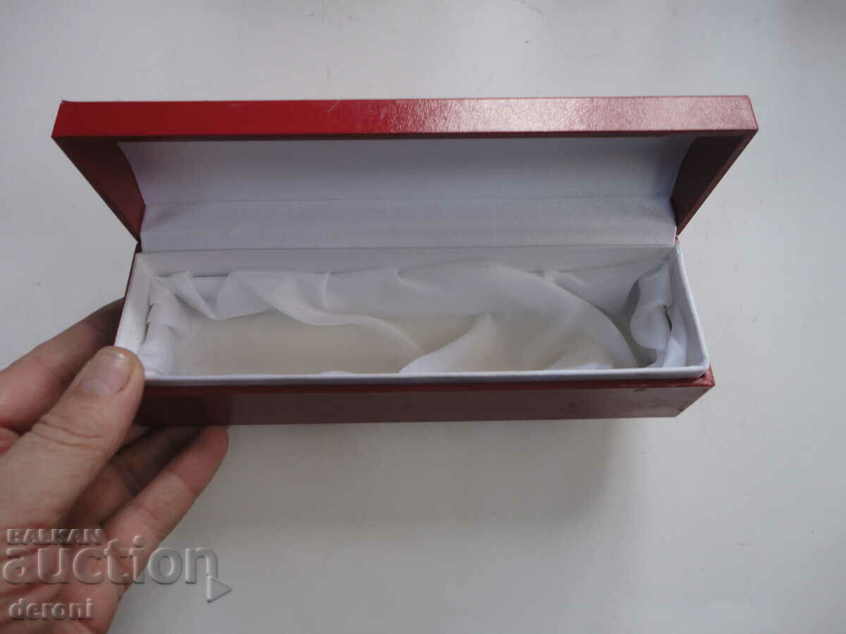 Παράδοση Κουτί αρωμάτων Dia Paris