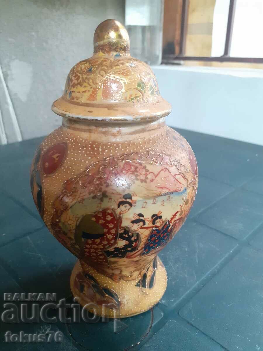 Auction  Beautiful old satsuma satsuma porcelain jar vase with lid