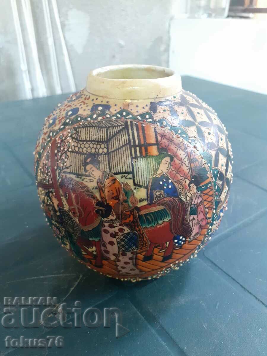 A beautiful unique old Satsuma porcelain Satsuma vase