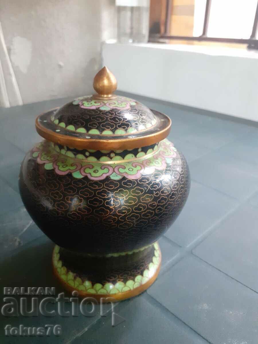 Cloisonne bronze enamel jar with lid with price 260.00 BGN | € 132.94 Cloisonne bronze enamel jar with lid with price 260.00 BGN | € 132.94