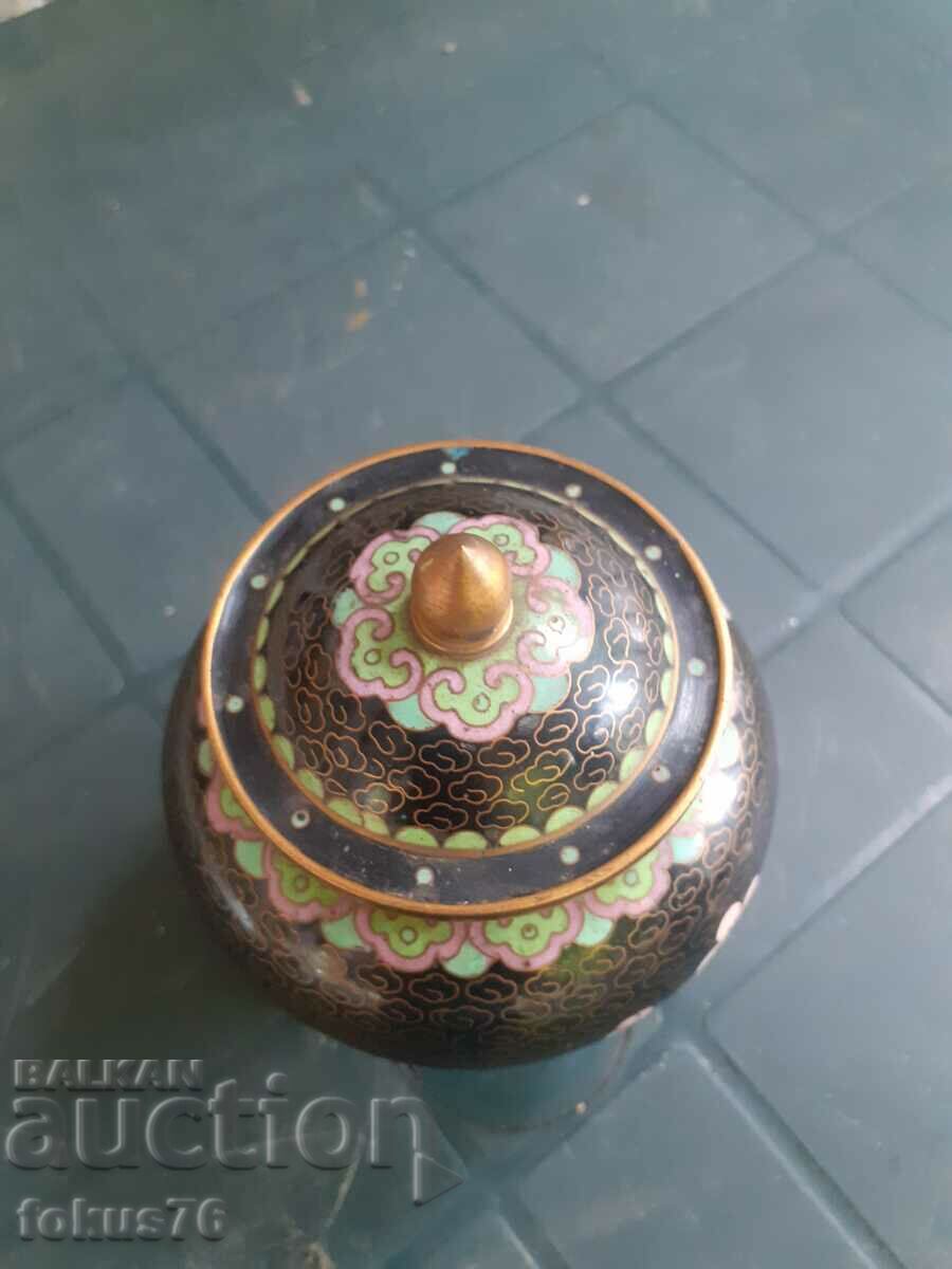 Delivery of Cloisonne bronze enamel jar with lid Delivery of Cloisonne bronze enamel jar with lid