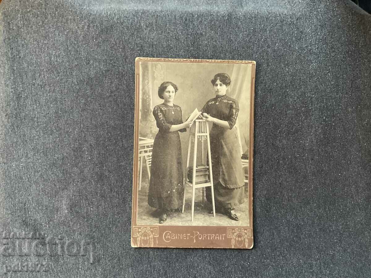 Old photo Naum V. Burdarov Sofia 1910 girls