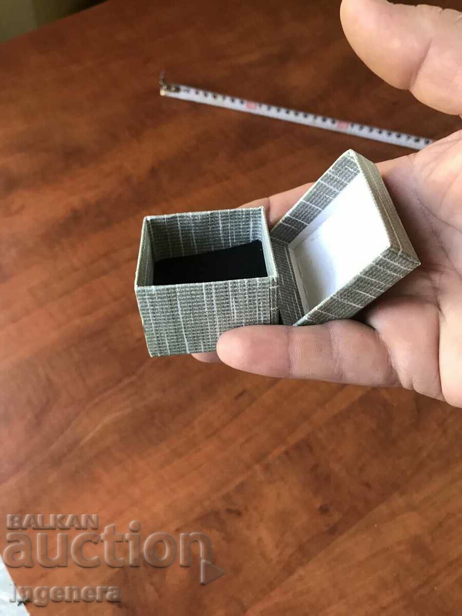 Livrarea CUTIE DE BIJUTERII CARTON PRESAT Livrarea CUTIE DE BIJUTERII CARTON PRESAT