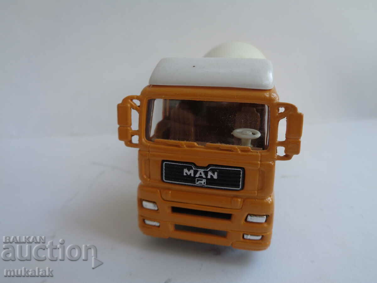 WELLY MAN MERCEDES CONCRETE TROLLEY TRUCK MODEL with price 20.00 BGN | € 10.23 WELLY MAN MERCEDES CONCRETE TROLLEY TRUCK MODEL with price 20.00 BGN | € 10.23