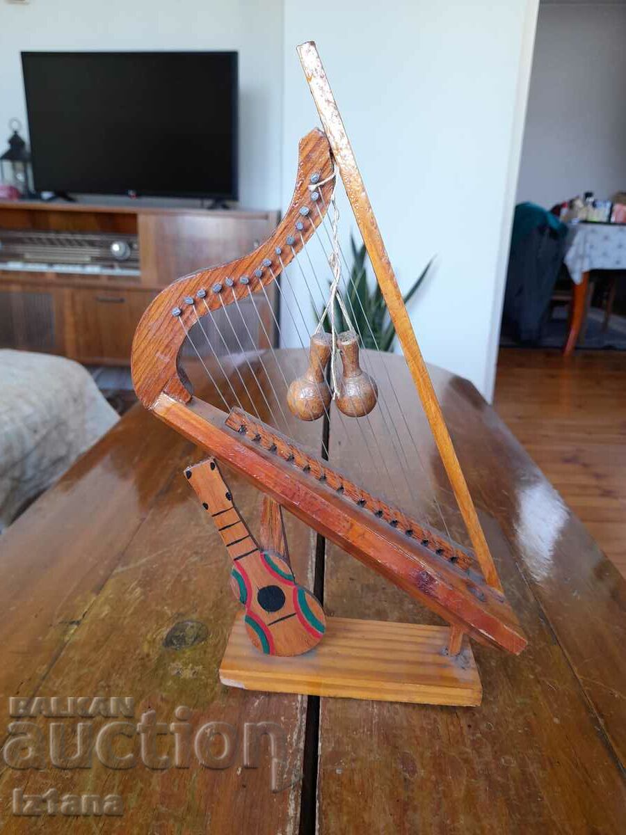 Стар дървен музикален сувенир,декорация