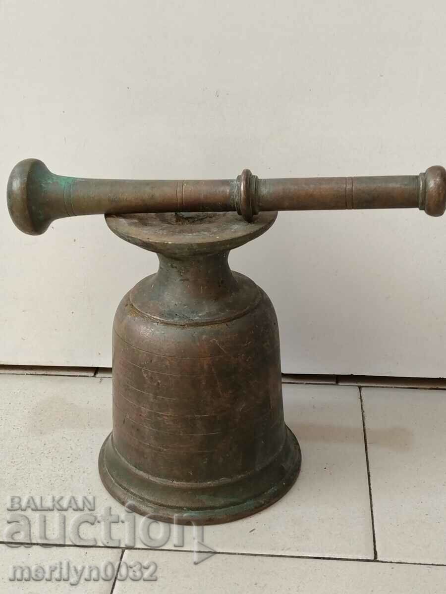 Old bronze mortar, 4.5 kg mortar and pestle with price 92.00 BGN | € 47.04 Old bronze mortar, 4.5 kg mortar and pestle with price 92.00 BGN | € 47.04