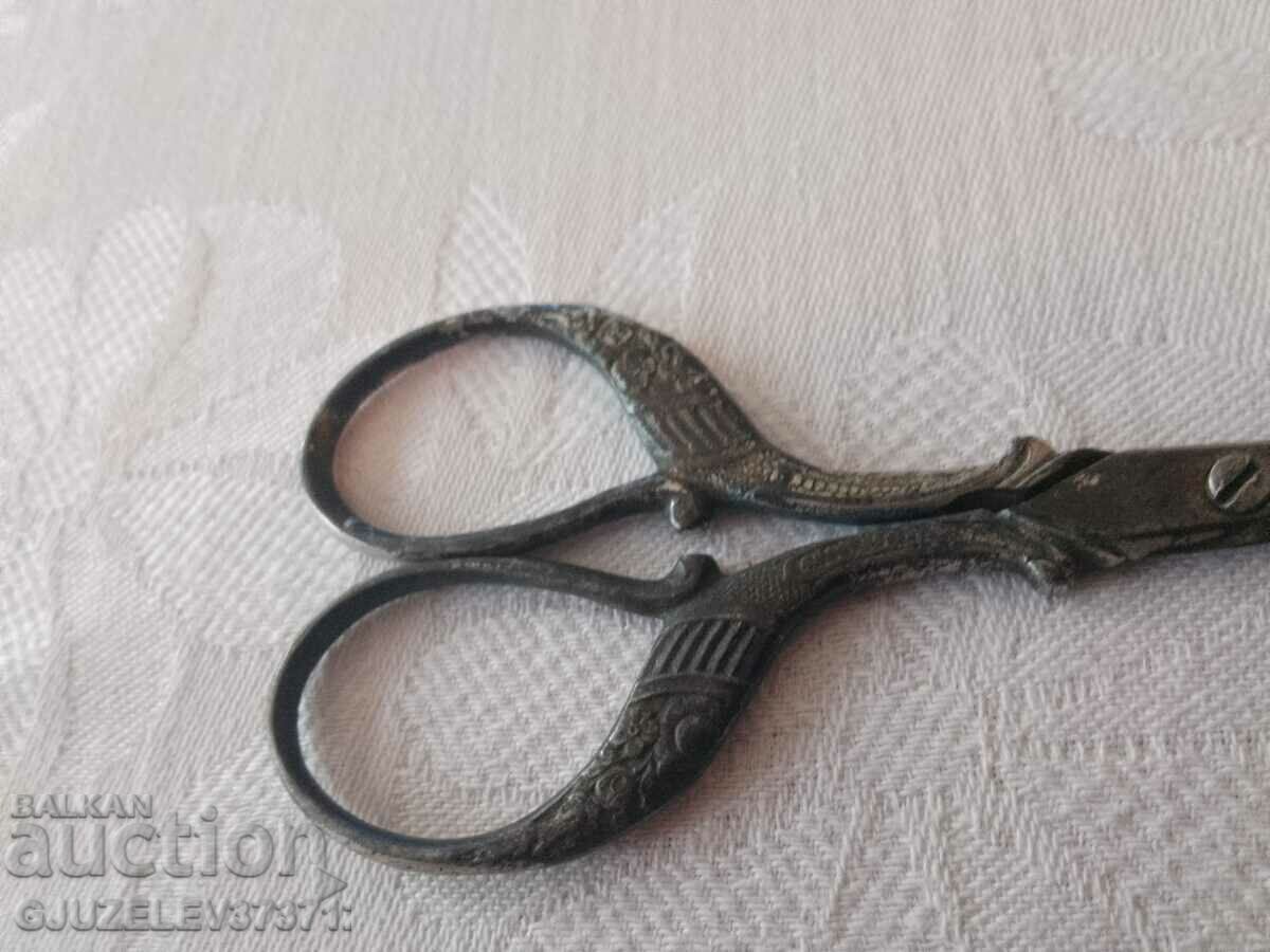 Delivery of old needlework scissors Delivery of old needlework scissors