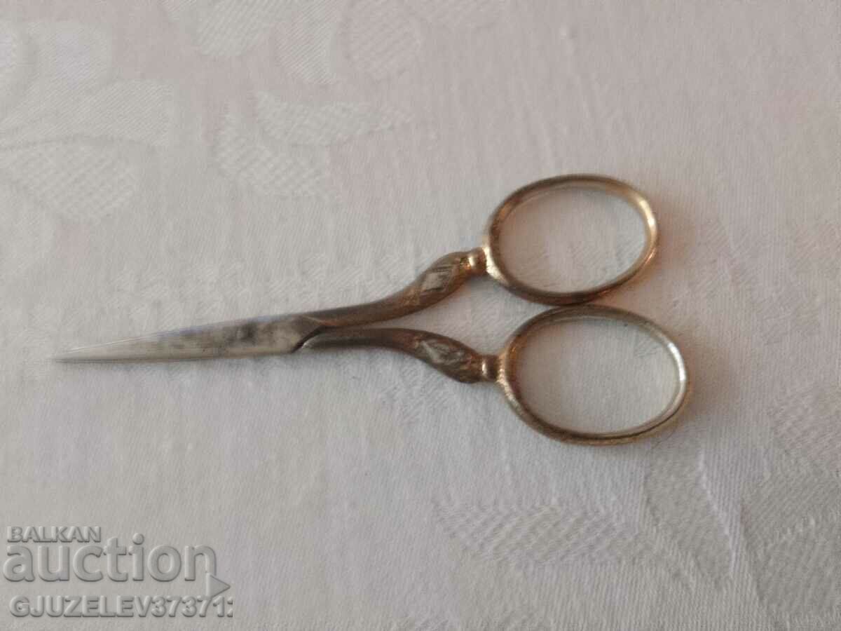Delivery of Collectible Old Scissors Delivery of Collectible Old Scissors