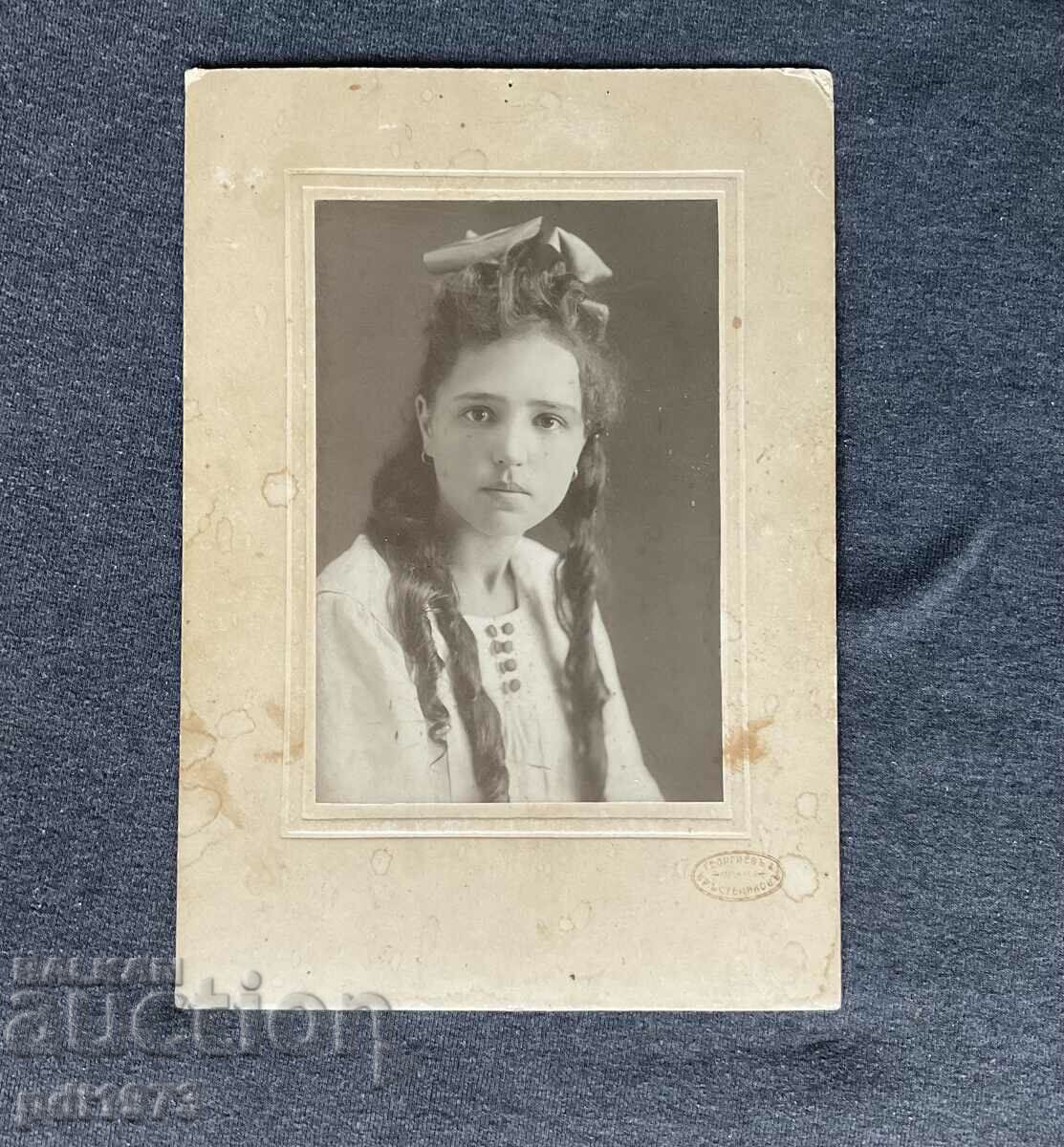 Стара снимка Георгиев / Кръстеняков  портрет млада жена 1919