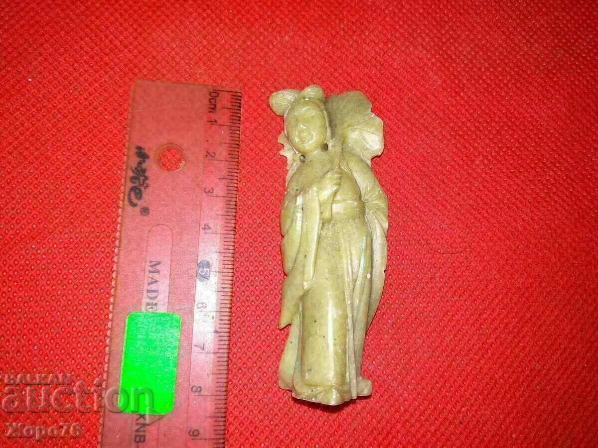 GEISHA Antique JAPANESE STEATITE / SOAPSTONE STATUETTE