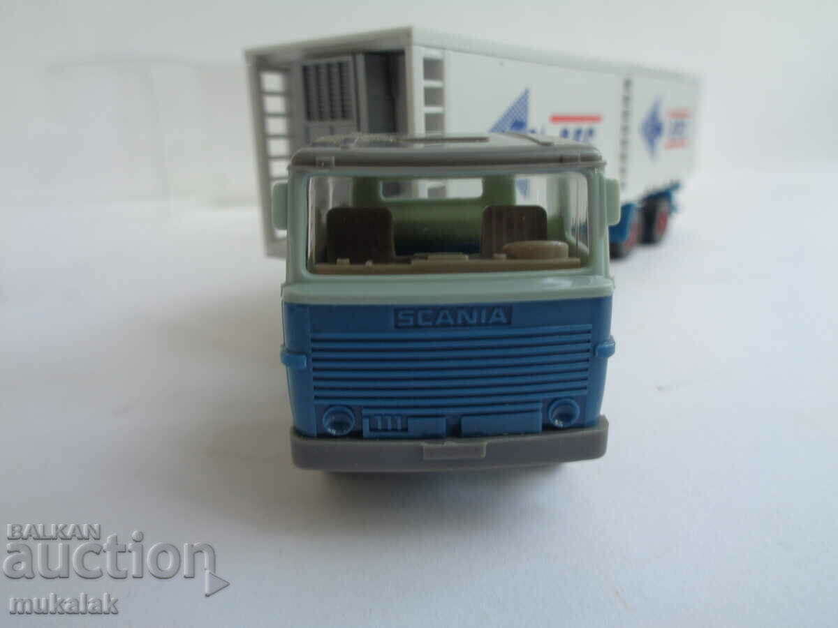 Auction  WIKING H0 1/87 SCANIA TRUCK MODEL TOY TROLLEY
