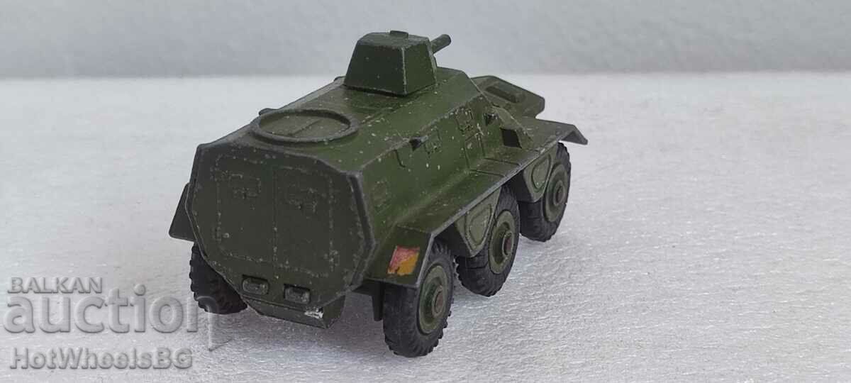 Delivery of DINKY TOYS Meccano -No 676 Armored Personnel Carrier Delivery of DINKY TOYS Meccano -No 676 Armored Personnel Carrier