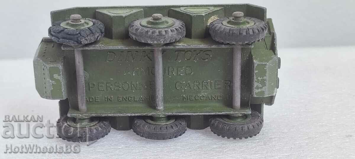 DINKY TOYS Meccano -No 676 Armored Personnel Carrier - 6 DINKY TOYS Meccano -No 676 Armored Personnel Carrier - 6