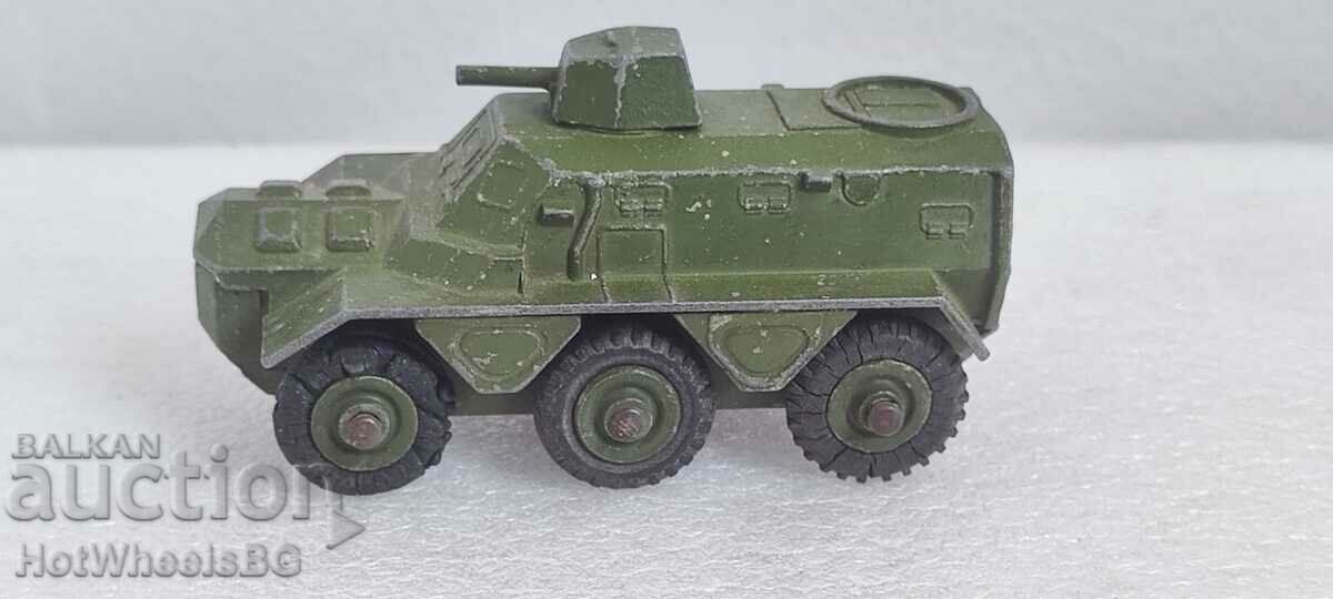 DINKY TOYS Meccano -No 676 Armored Personnel Carrier