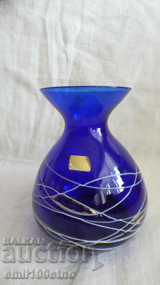 Vaza mica de sticla albastra, lucrata manual