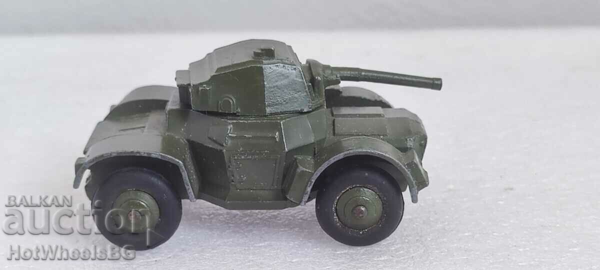 Auction  DINKY TOYS Meccano -No 670 Armored Car