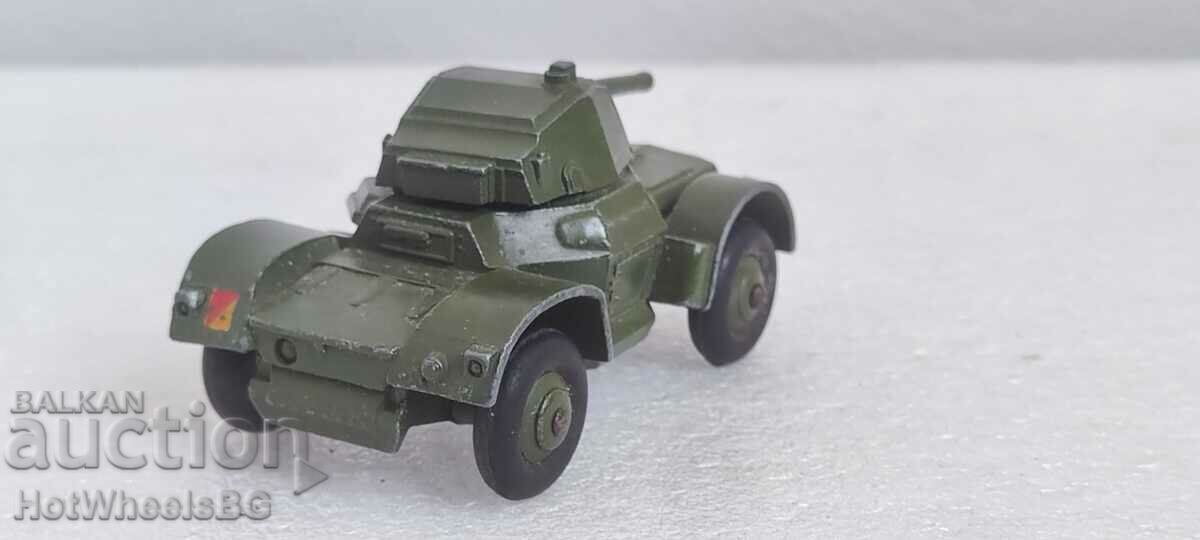 Delivery of DINKY TOYS Meccano -No 670 Armored Car