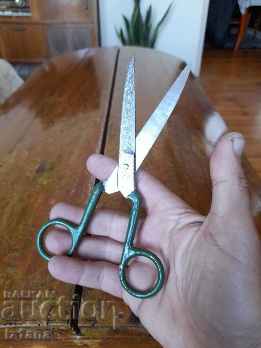 Auction  Old scissors, scissors