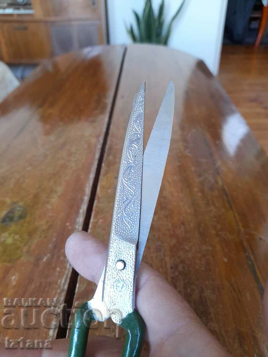 Delivery of Old scissors, scissors