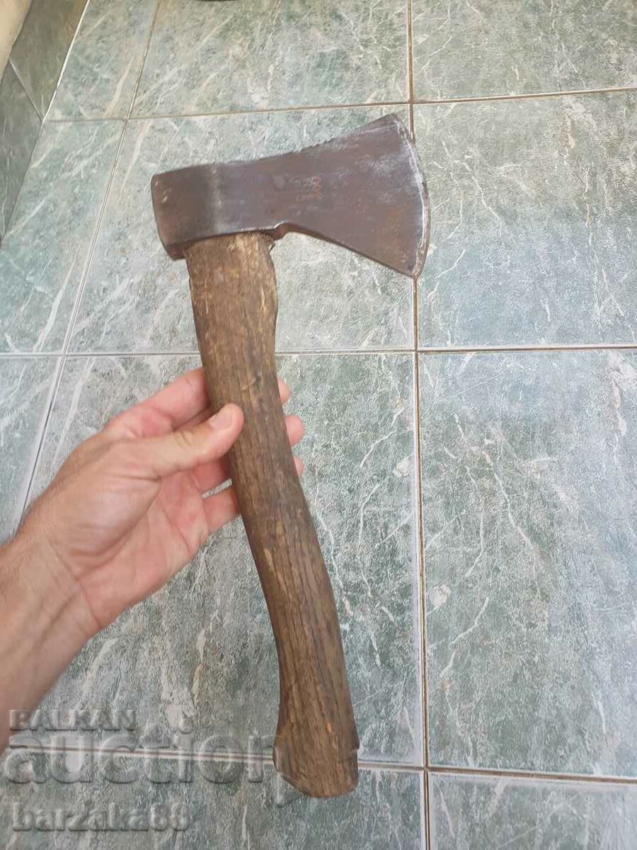 Small ax Din Pangu axe