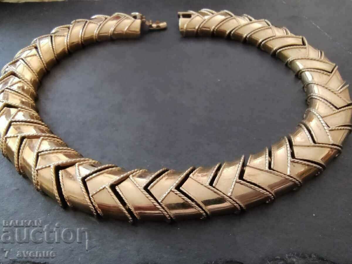 Ογκώδες επώνυμο βαρύ κολιέ, πολύ στυλ και ομορφιά, 24.07.11 με τιμή 199.00 BGN | € 101.75 Ογκώδες επώνυμο βαρύ κολιέ, πολύ στυλ και ομορφιά, 24.07.11 με τιμή 199.00 BGN | € 101.75