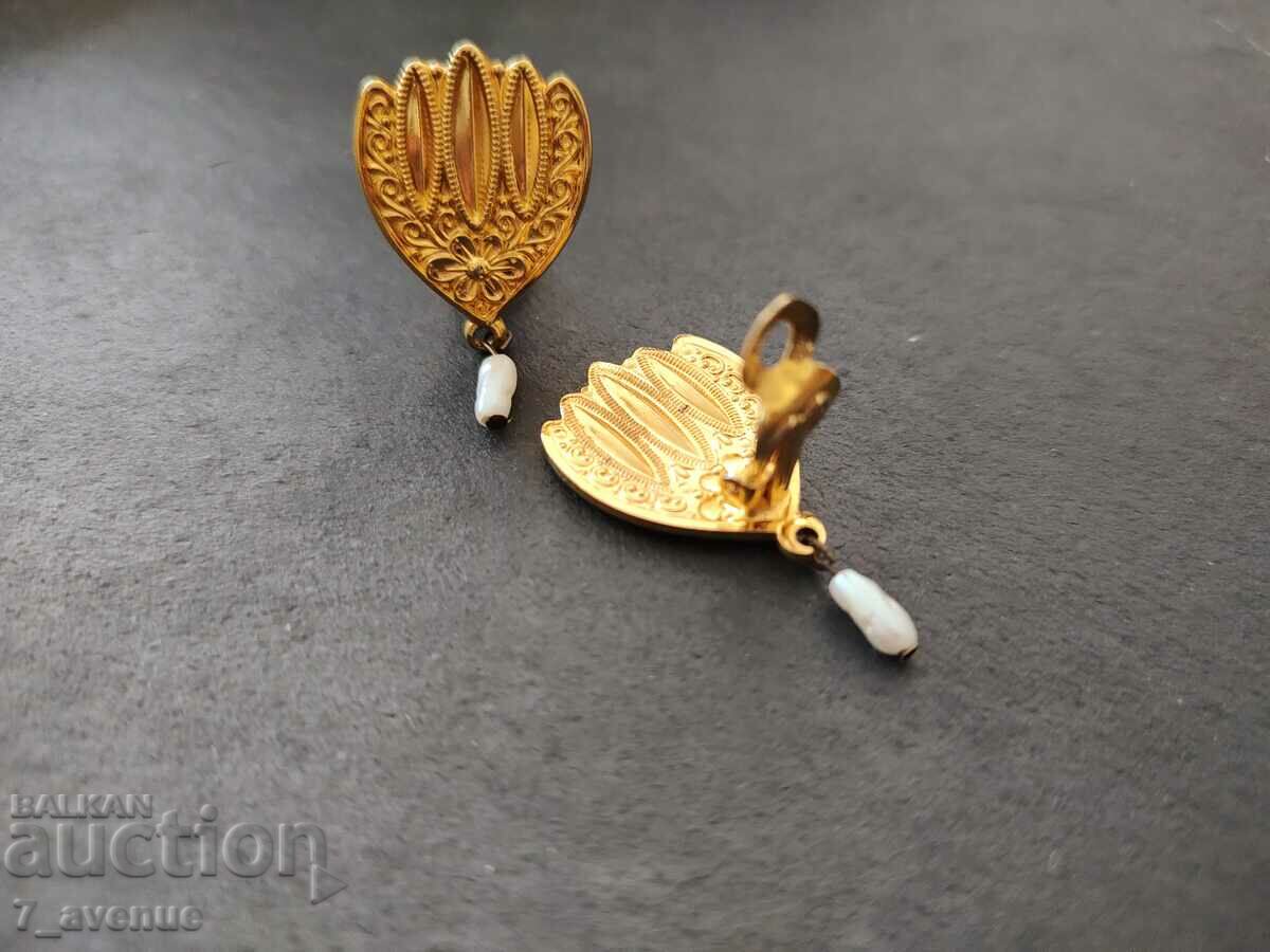 Earrings w.germany, before 1989, gold plating, pearls, 11.07.2024 with price 199.00 BGN | € 101.75 Earrings w.germany, before 1989, gold plating, pearls, 11.07.2024 with price 199.00 BGN | € 101.75
