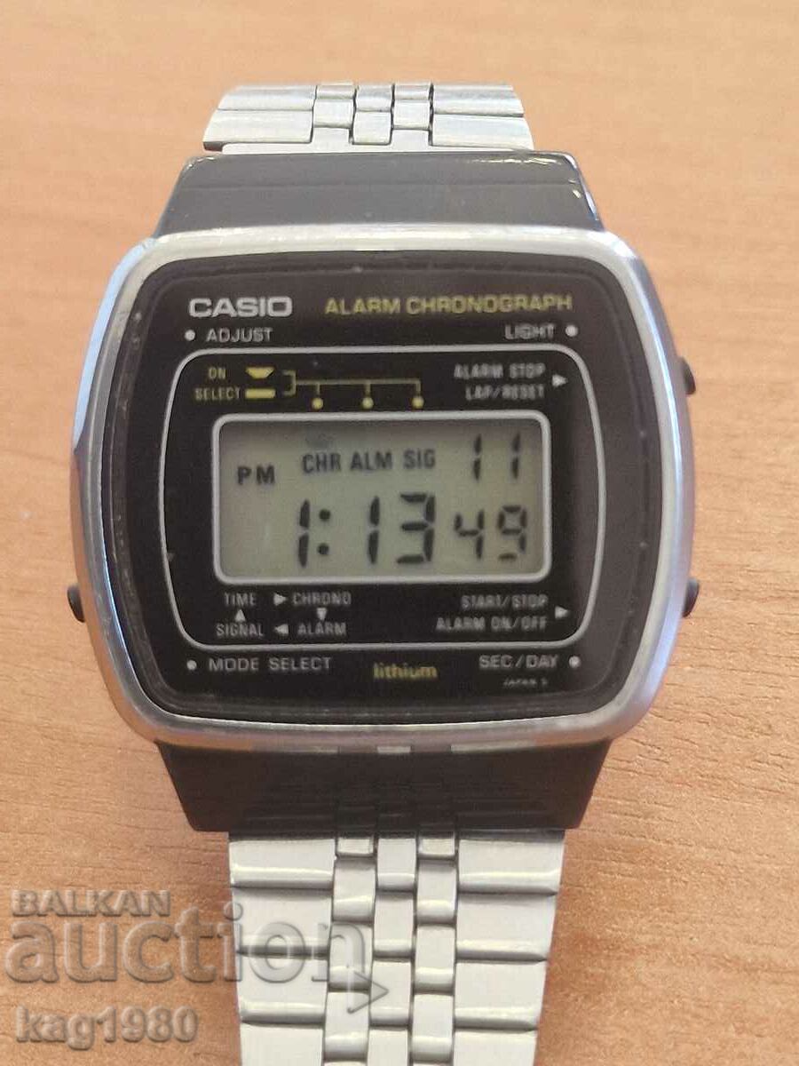 Часовник Касйо CASIO 83 F 80E Запазен нови батерии