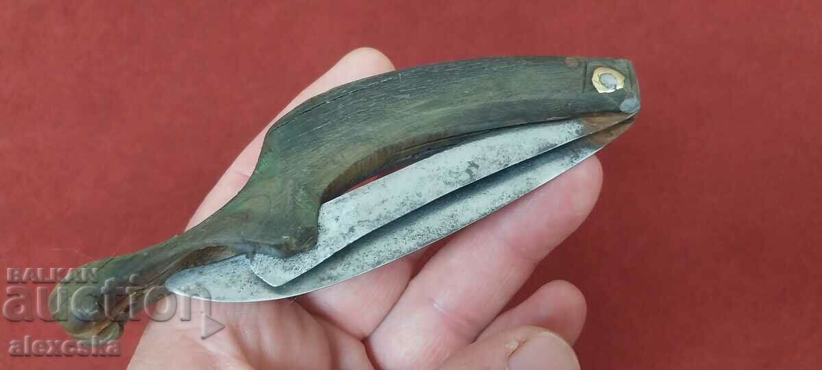 Old gardening knife