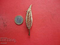 Gilt leaf brooch 3