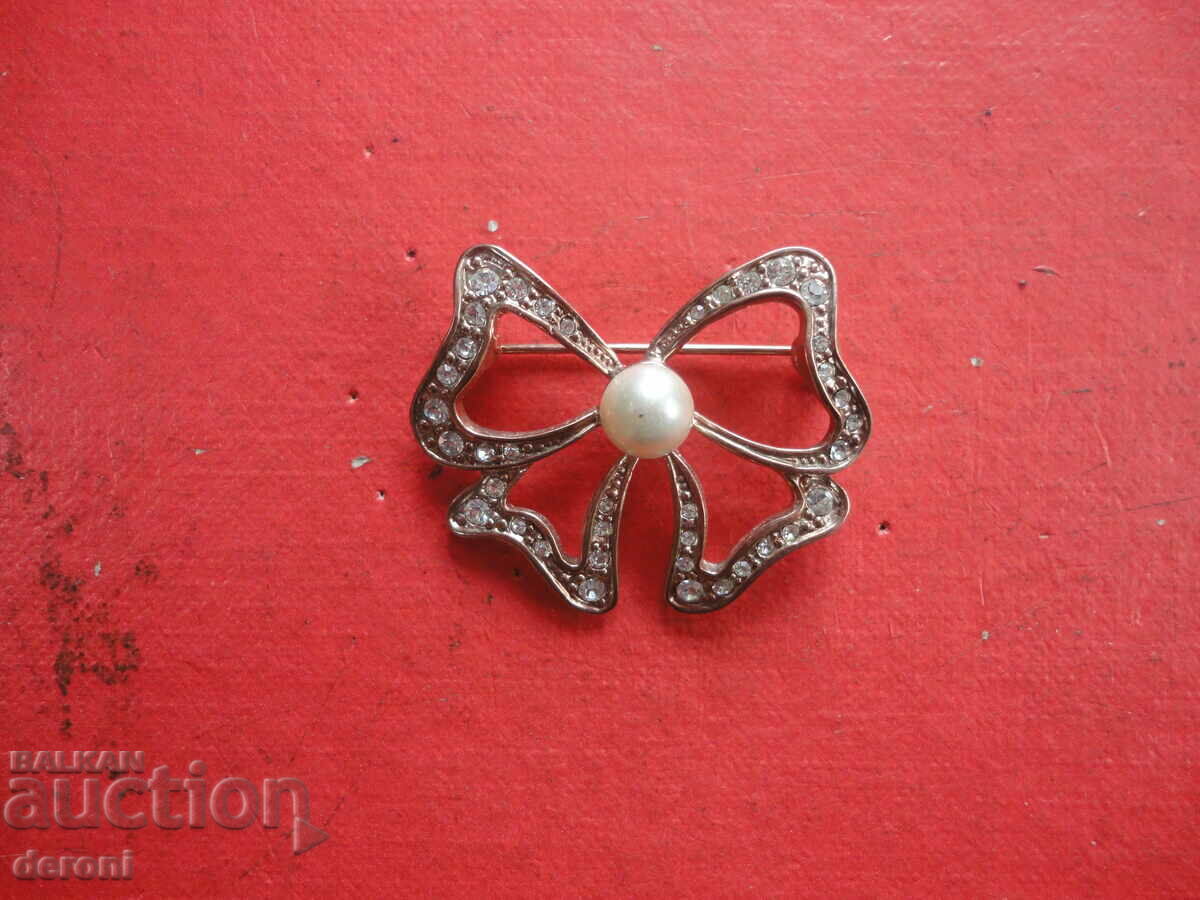 Gold-plated brooch with stones and pearl 11 - 5