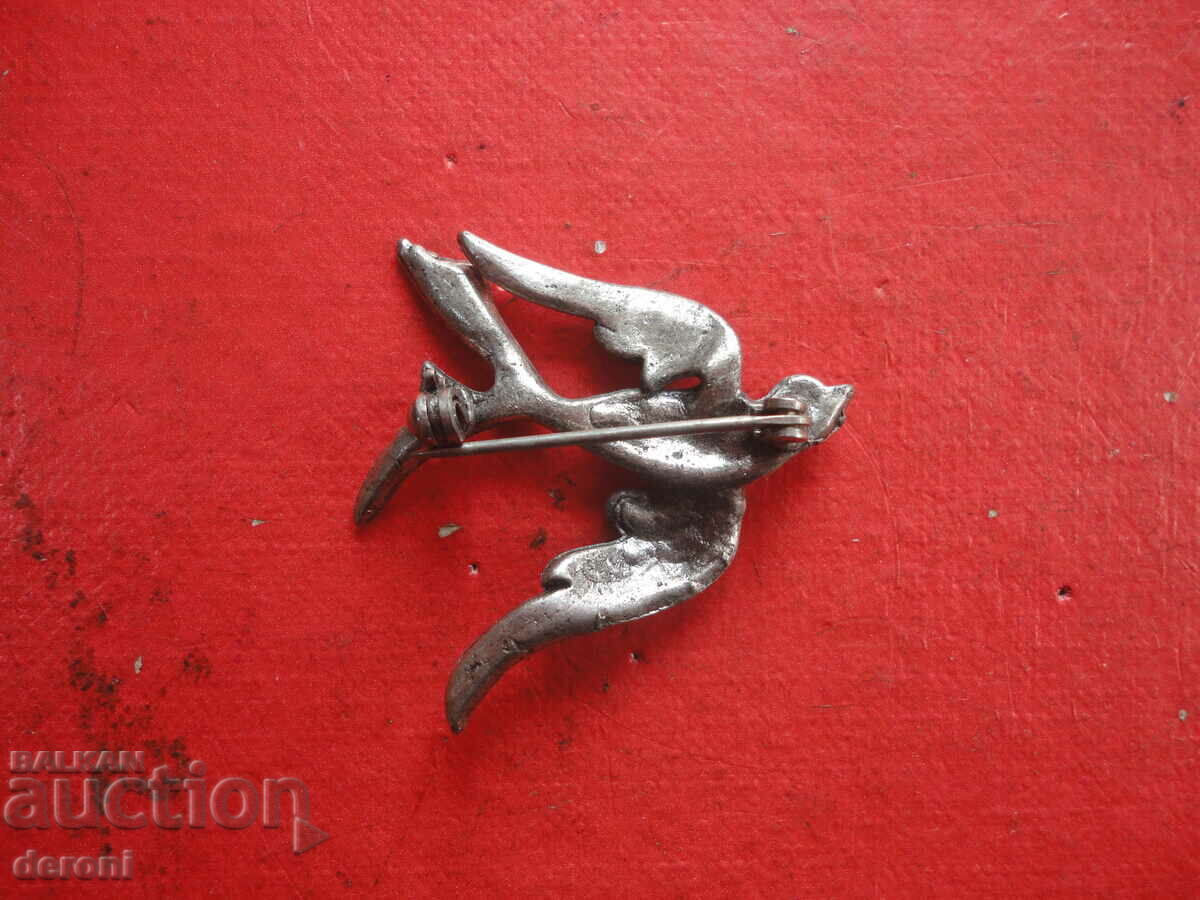 Παράδοση Καταπληκτική καρφίτσα χελιδόνι Παράδοση Καταπληκτική καρφίτσα χελιδόνι