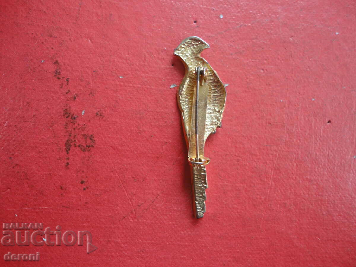 Delivery of Gold plated enamel bird brooch Delivery of Gold plated enamel bird brooch