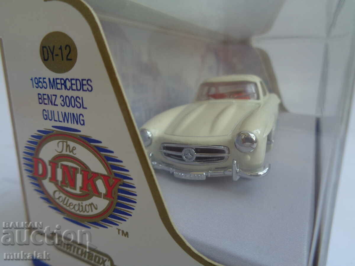 1:43 DINKY MACHBOX MERCEDES BENZ 300 SL MODEL AUTO cu preț 30.00 BGN | € 15.34