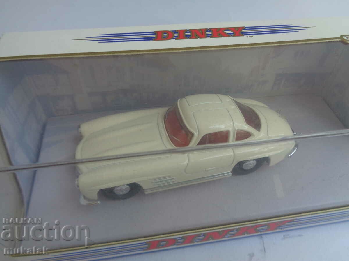 Licitație 1:43 DINKY MACHBOX MERCEDES BENZ 300 SL MODEL AUTO