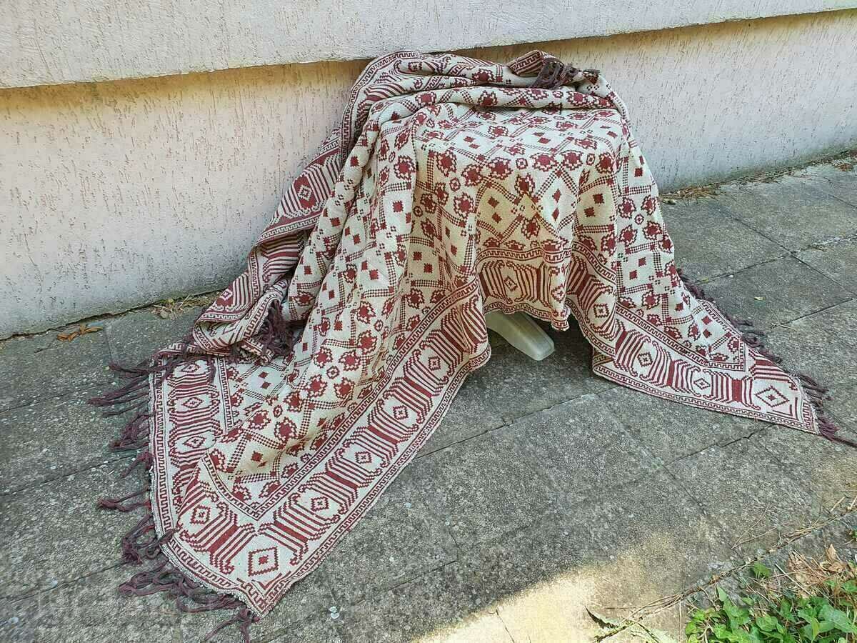 I am selling an old double-sided carpet - 100% wool. - 5