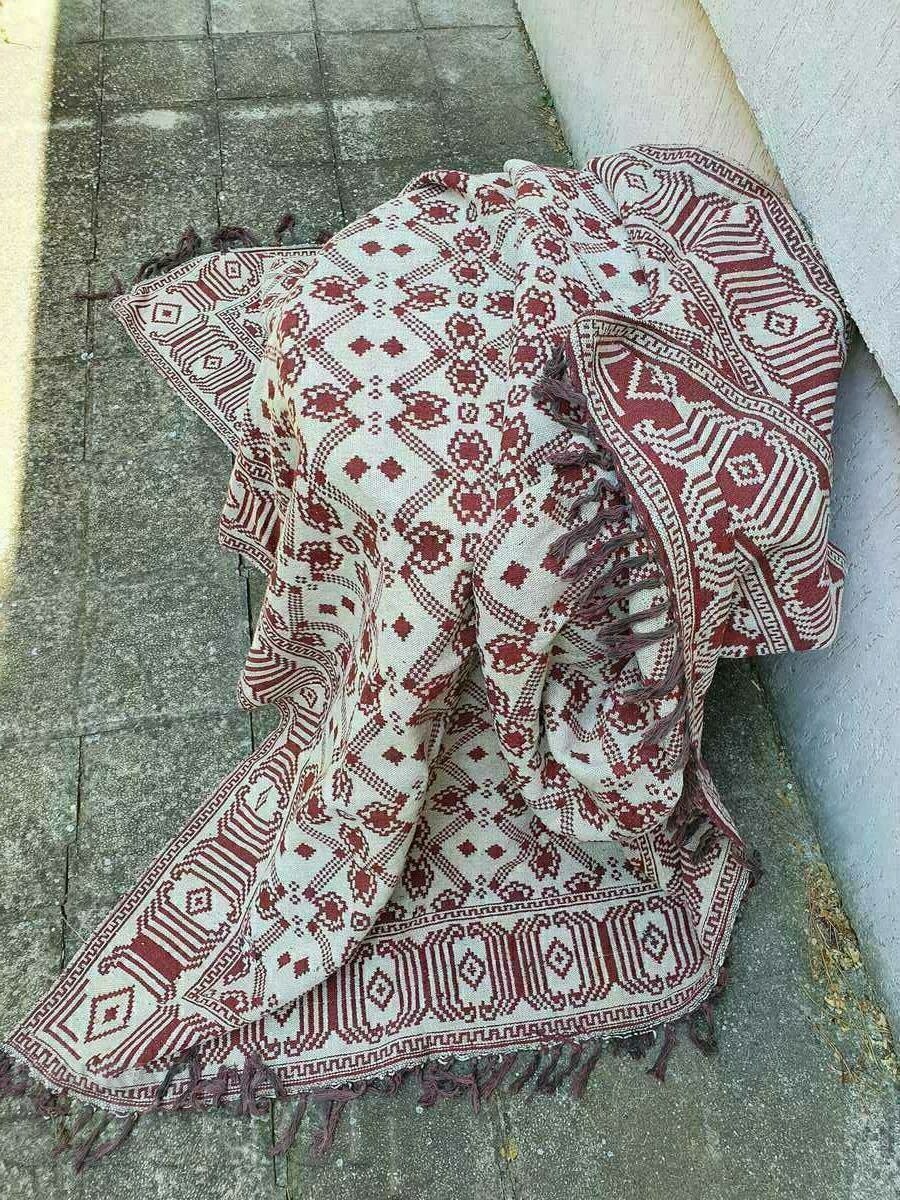 I am selling an old double-sided carpet - 100% wool. - 7 I am selling an old double-sided carpet - 100% wool. - 7