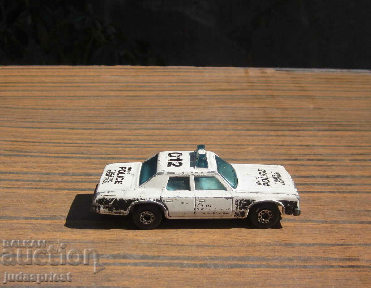 Аукцион играчка количка matchbox lesney plymouth от 1979 година