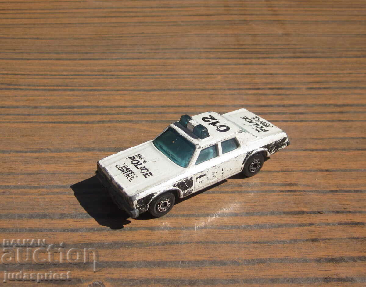 Доставка на играчка количка matchbox lesney plymouth от 1979 година